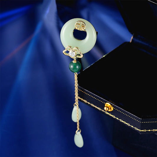 2025 Retro female fringed corsage high-end imitation jade high-end sense niche cheongsam Hanfu accessories Guochao blessing character Ruyi brooch