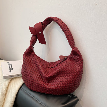 2025 Autumn and winter new shoulder bag casual versatile bag women's large-capacity woven hand-carried underarm bag simple commuter women's bag