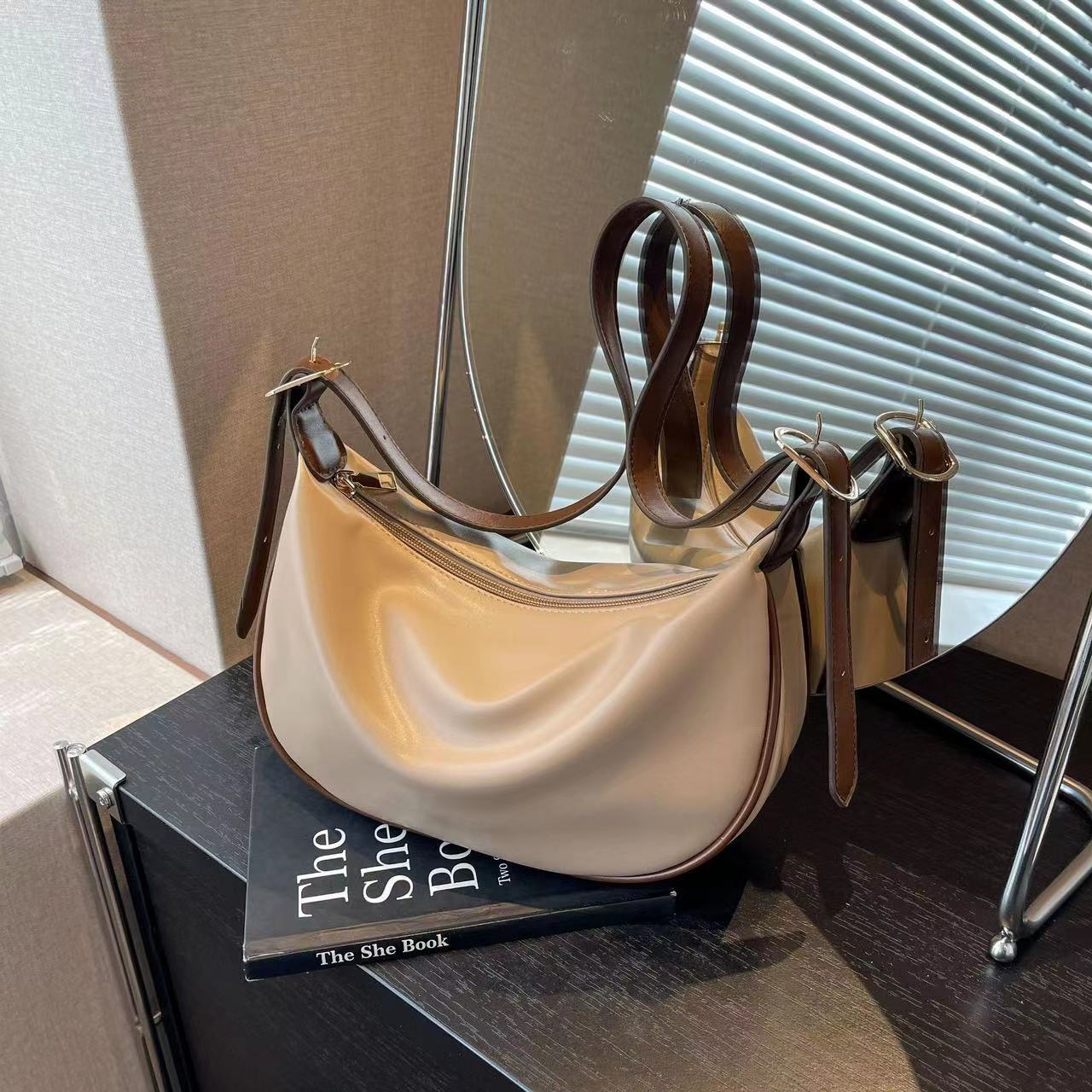 FLOWERSVERSE  Large Capacity Retro Tote Women  New Western Style All-Matching Shoulder Bag High Sense Internet Celebrity High Quality Crossbody Bag