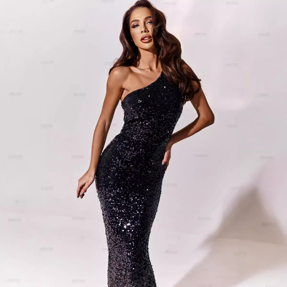 FLOWERSVERSE 2025  Black Long Dress Chest Wrap European Station Sequin Temperament Commuter Solid Color High Waist Dress Dress