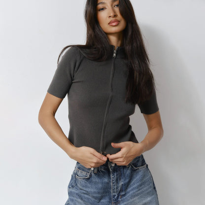 Sexy short-sleeved zipper cardigan T-shirt women's spring and autumn new tight low-necked solid color half-high round neck bottoming T-shirt tide