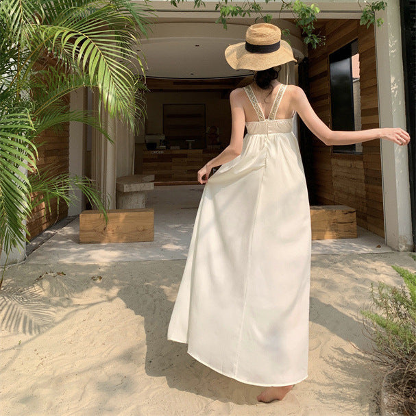 2025 High-end light luxury celebrity banquet neck sling dress niche design seaside vacation beach dress long dress