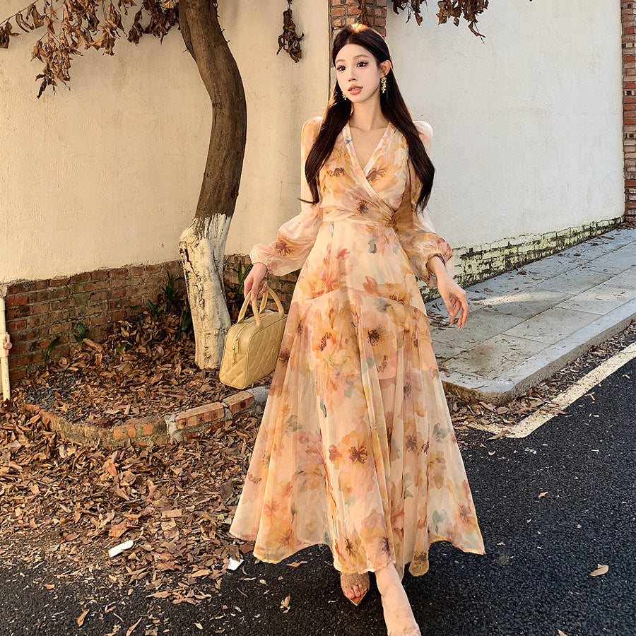2025 Super good-looking floral long-sleeved dress for women's autumn, unique and beautiful, gentle wind, retro coffee break,  temperament long skirt