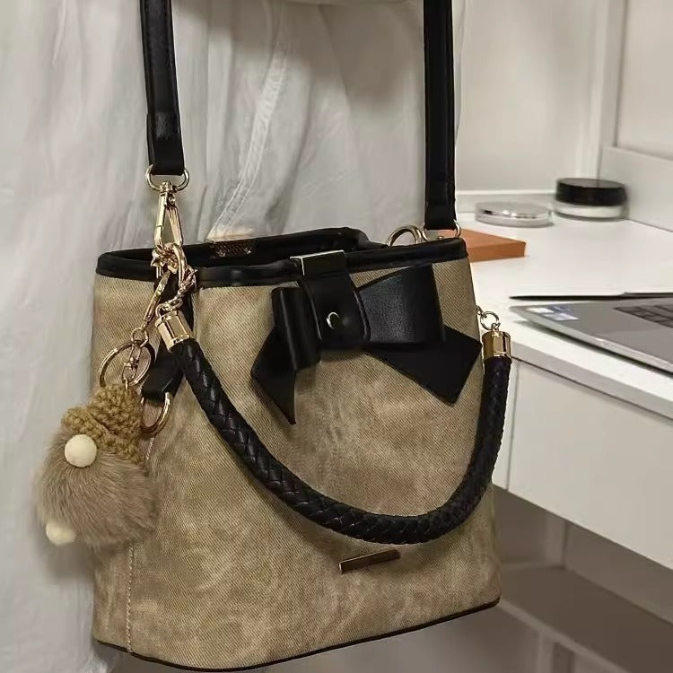 FLOWERSVERSE 2025 Autumn and winter fashion bucket bag women's niche design high-end bow handbag bag sweet small fragrant women's bag