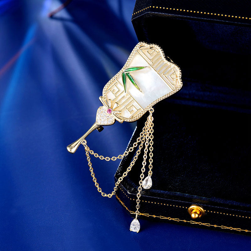 2025 New Chinese style natural fritillary fan bamboo fringed temperament brooch women's high-end luxury bamboo jacket accessories