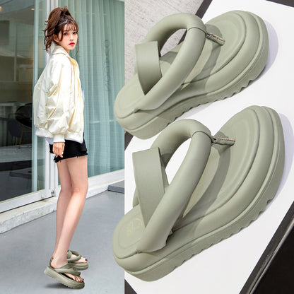 2025 new flip-flops women's fashion pinch slippers non-slip beach seaside ins tide summer sandals