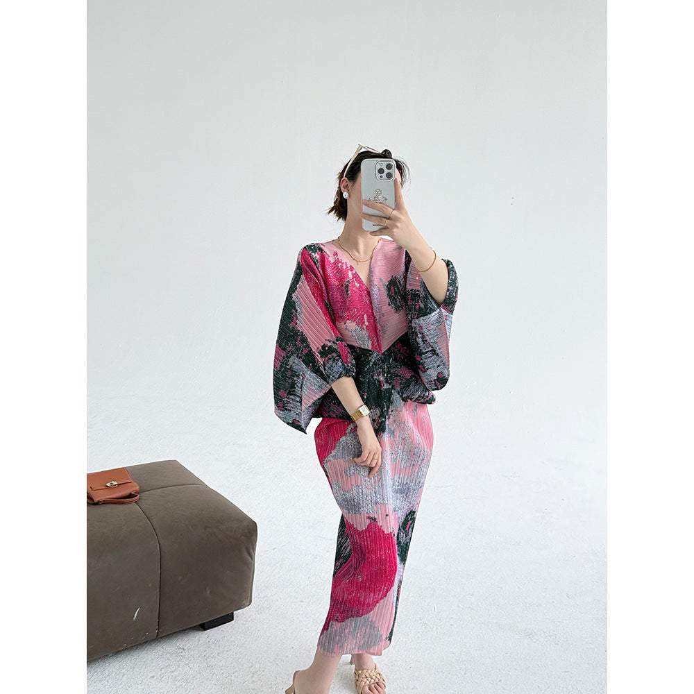 Miyake  retro dress, celebrity temperament advanced  new printed atmosphere V-neck pleated dress