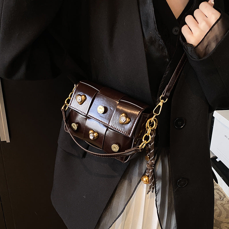 FLOWERSVERSE 2025 Bag women's autumn and winter senior sense of love diamond-encrusted woven wind flip small square bag handbag Internet celebrity Popular style messenger bag