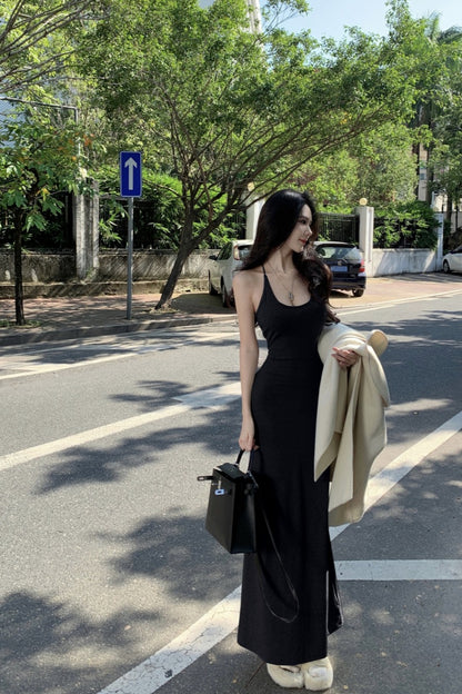 2025 Royal sister's wind-bottomed gray knitted suspender dress waist slim-fitting hip-wrapped long dress, a skirt with a coat in winter