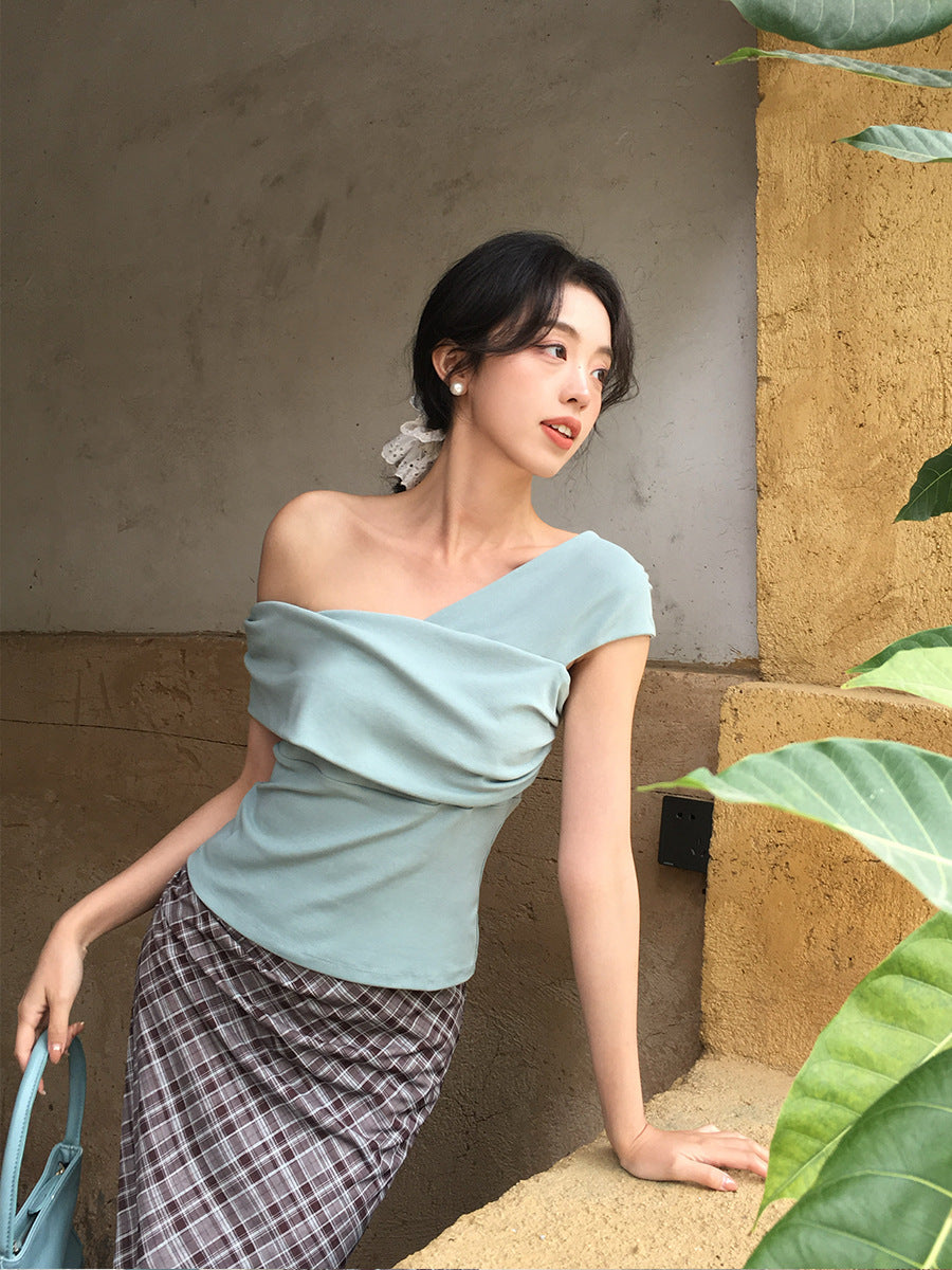 2025 spring and summer new Korean version of simple temperament one-word collar short-sleeved knitted sweater women's top tide 89303