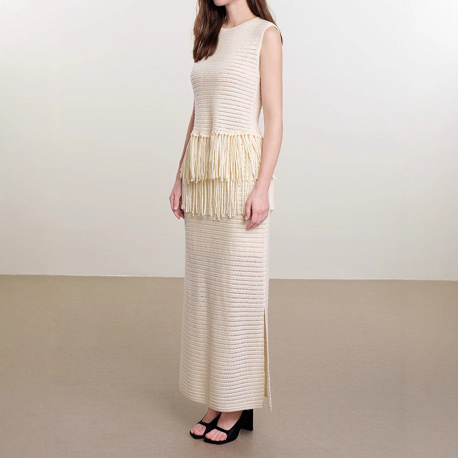 2025 Elegant high-end straight silhouette hollow fringed knitted vest skirt two-piece suit women's spring wear