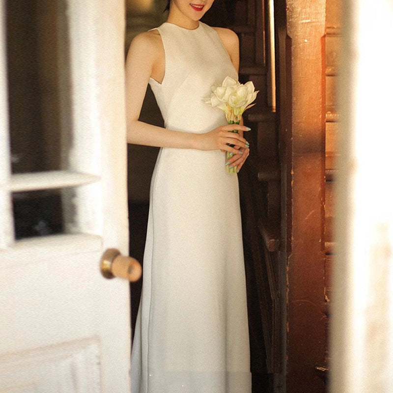 2025 Fish tail light wedding dress temperament thin white simple welcome door yarn satin evening dress bride toast dress