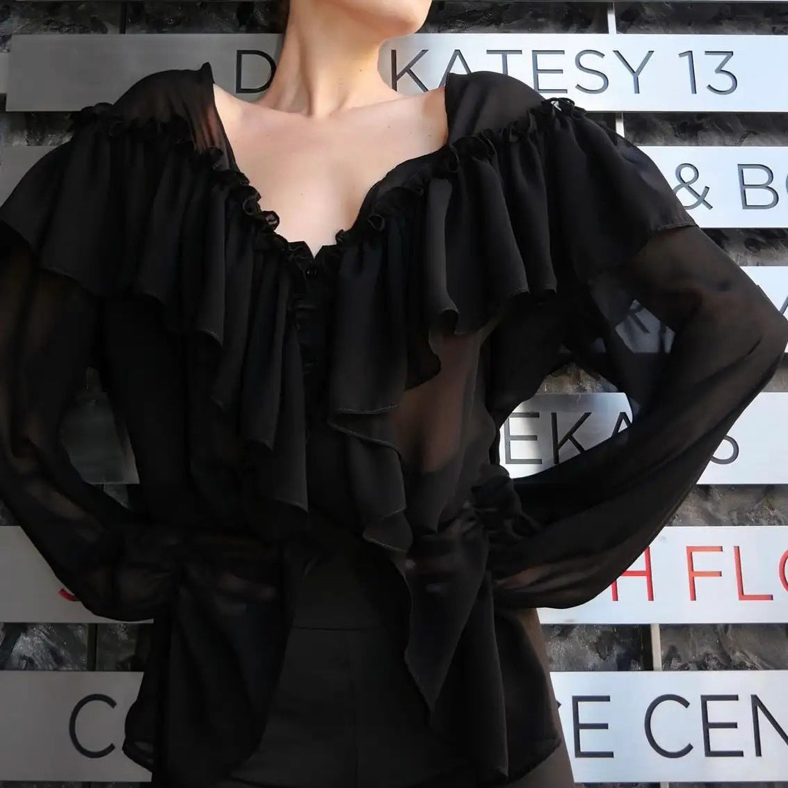 early spring new high-end  design fungus edge chiffon shirt women's loose V-neck solid color niche top