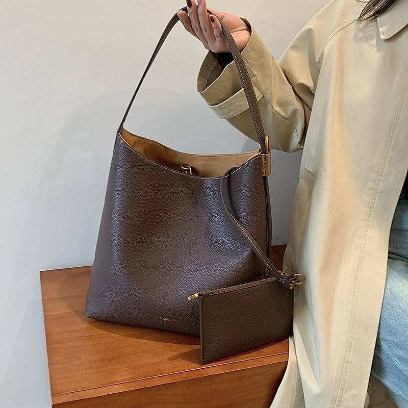 2025 Bucket bag popular autumn and winter simple large-capacity women's bag fashionable and versatile high-end tote bag underarm shoulder bag women