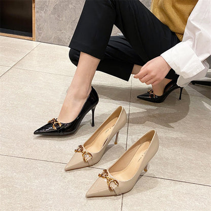 2025 966-6 Korean version of horse title buckle single shoes femininity pointed head thin heel large size high heels shallow mouth patent leather professional women's shoes