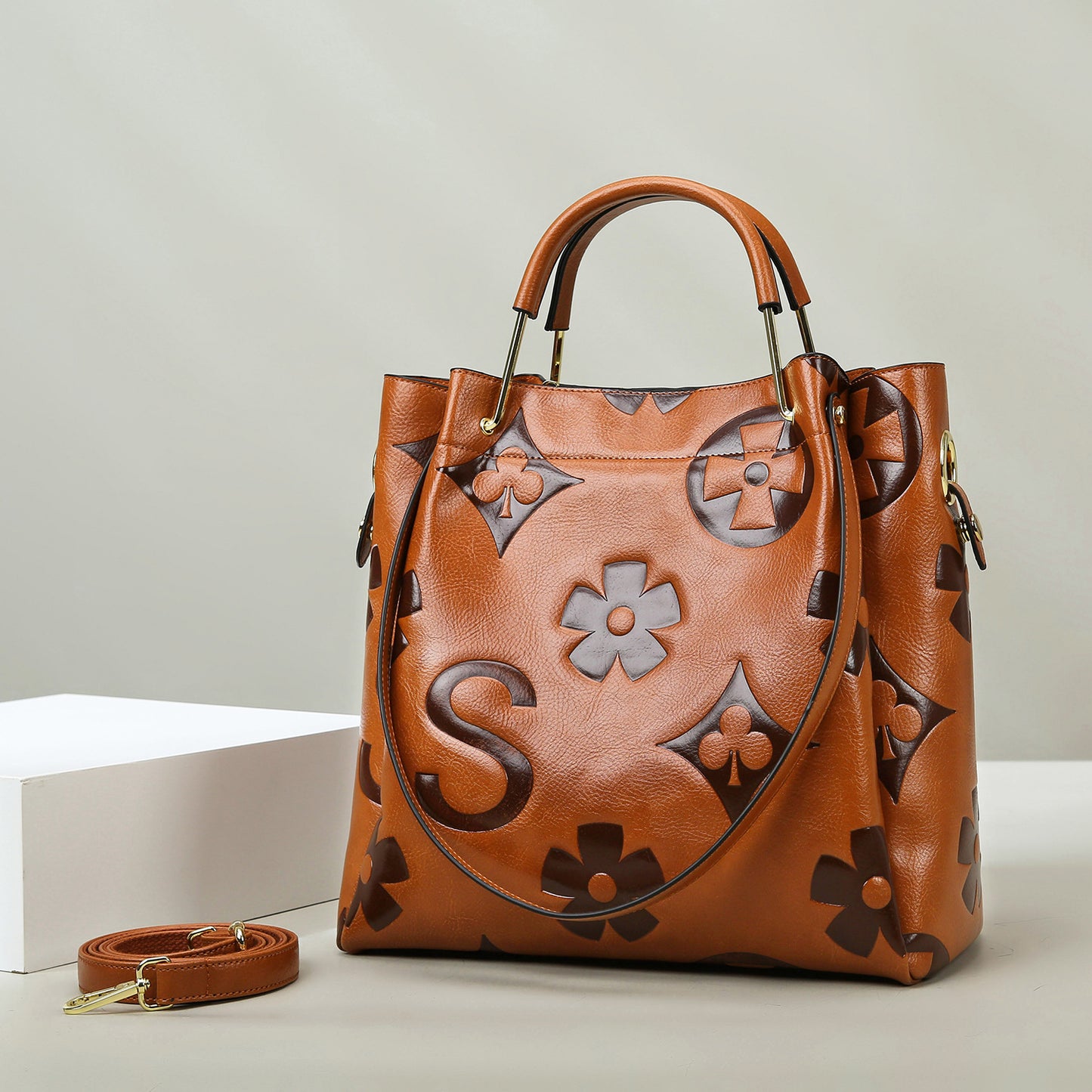 2025 Bucket bags New hot-selling large-capacity handbags, high-end printing contrasting color shoulder bags, commuter bags for women