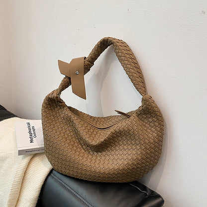 2025 Autumn and winter new shoulder bag casual versatile bag women's large-capacity woven hand-carried underarm bag simple commuter women's bag