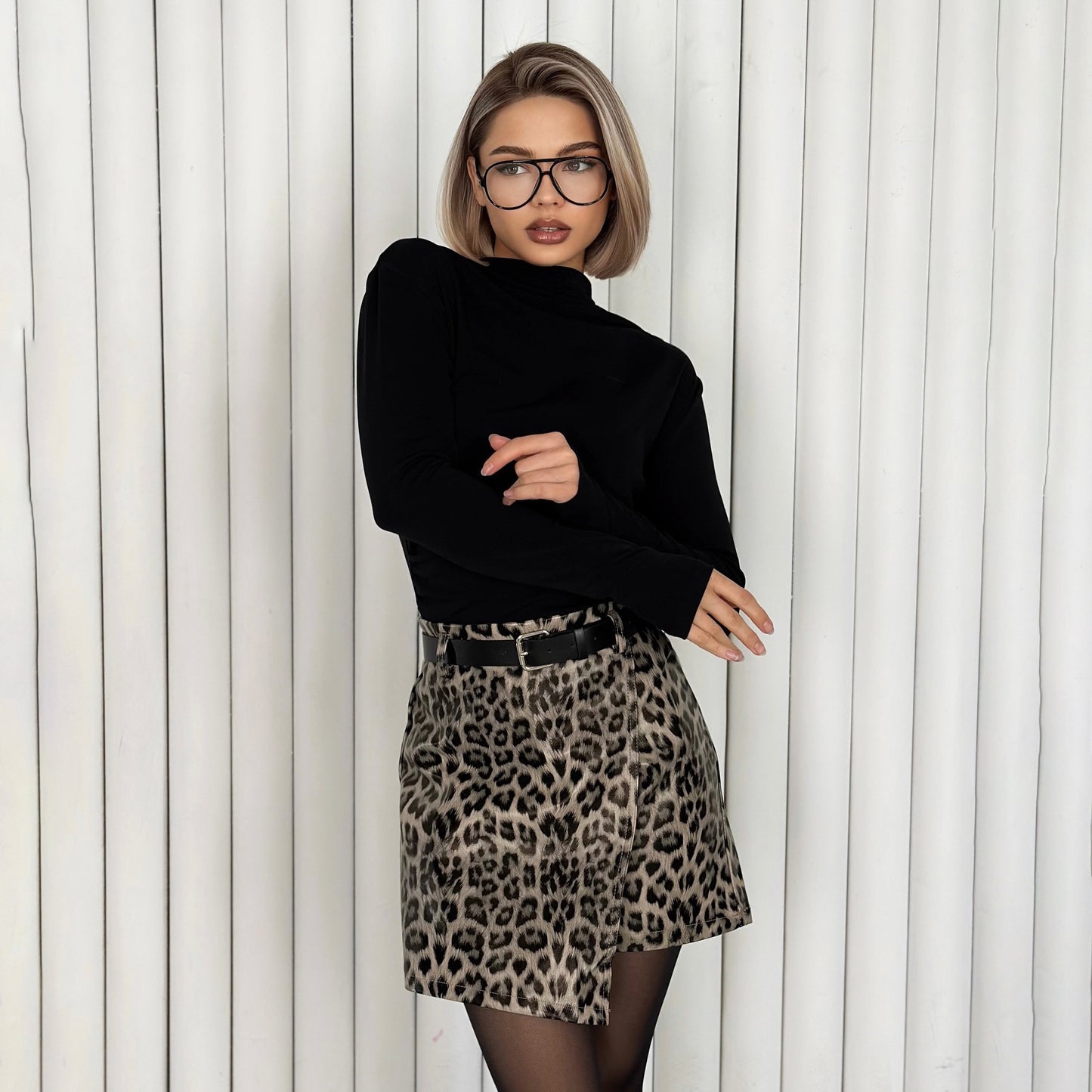 Cross-border  spring high-end elegant leather skirt short leopard print high waist irregular splicing leather skirt