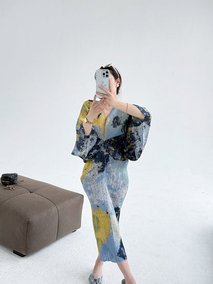 Miyake  retro dress, celebrity temperament advanced  new printed atmosphere V-neck pleated dress