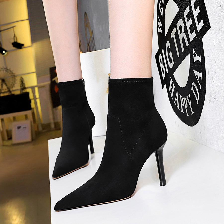 FLOWERSVERSE 2025 1619-1  style fashionable and sexy nightclub showing thin suede side zipper pointed winter short women's boots short boots