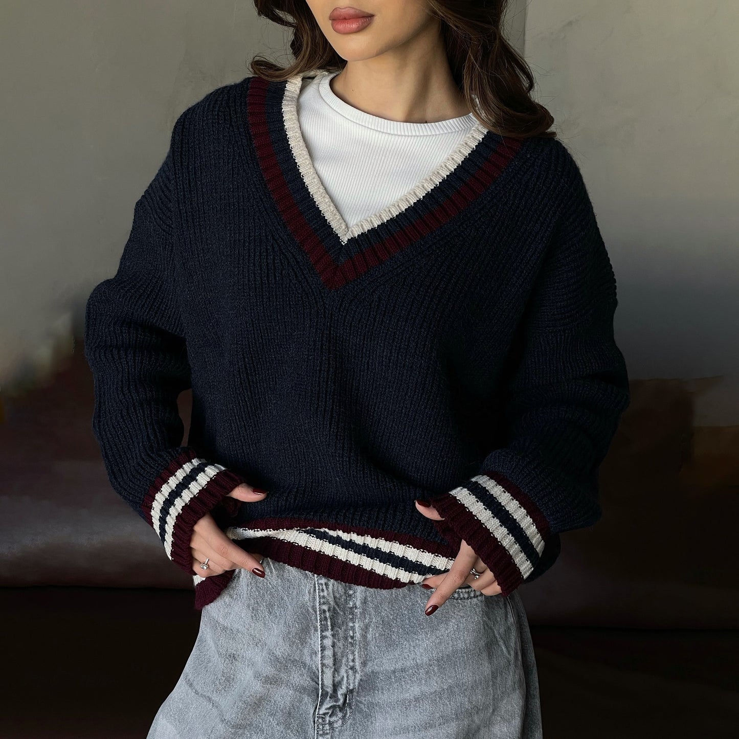 Stripes contrasting colors fashion ins wind sweater women's autumn and winter new V-neck long-sleeved pullover lazy loose knitted top women