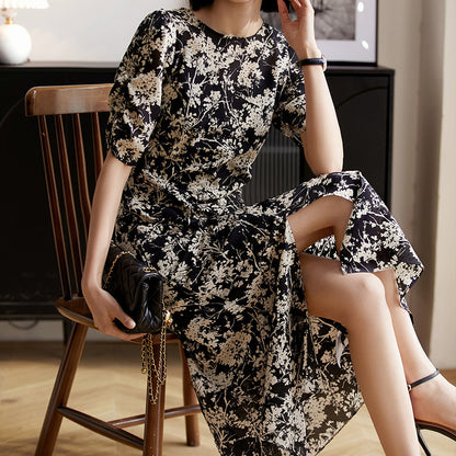 2025 Plant silhouette, silk dress spring and summer women's design sense, Hangzhou four-season green women's clothing waist mulberry silk skirt