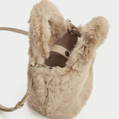 FLOWERSVERSE 2025 Autumn and winter portable plush bag niche design fluffy mini bucket bag fashionable versatile messenger bag bag