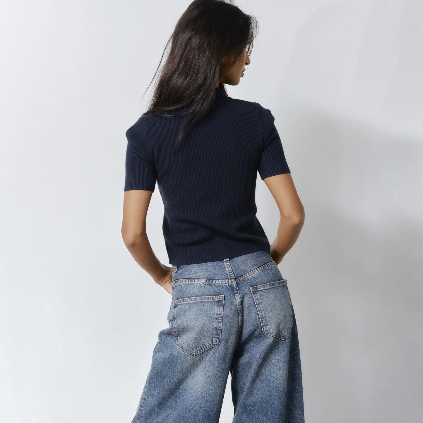 Sexy short-sleeved zipper cardigan T-shirt women's spring and autumn new tight low-necked solid color half-high round neck bottoming T-shirt tide