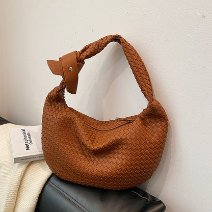 2025 Autumn and winter new shoulder bag casual versatile bag women's large-capacity woven hand-carried underarm bag simple commuter women's bag