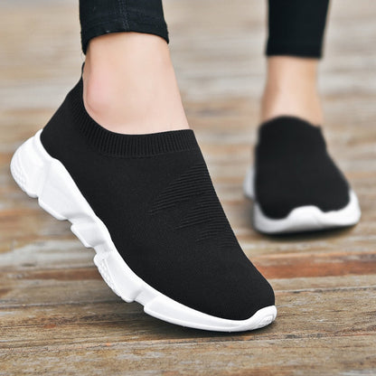 Amozae 2022 Mesh Women Sneakers Breathable Women Flat Shoes Lightweight Casual Shoes Ladies Lace-Up Black Couple Color Socks Shoes