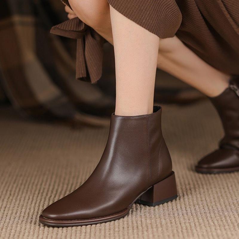 flowersverse Women's Ankle Boots Autumn Chelsea Leather Casual Med Heels Pointed Ladies Shoe Elegant Retro Females Shoes Soft Fashion