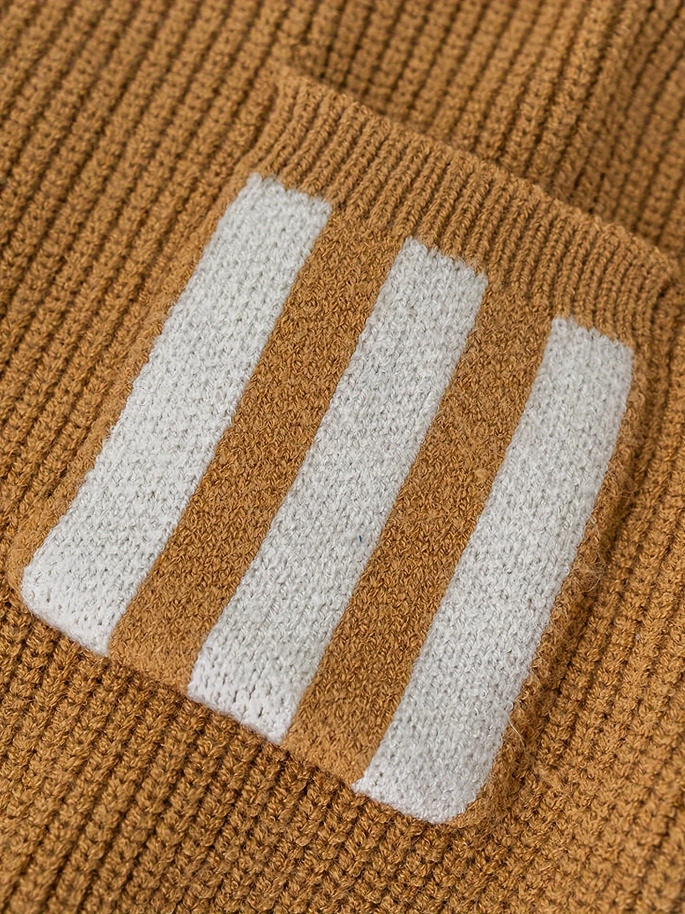 Cozy Striped Knitted Sweater - Soft and Snug, Warmth for Cold Winter Days, Classic Knitted Design, Eye-Catching Striped Pattern - Unisex Design for Baby Boys and Girls Alike, Perfect for Toddlers Daily Wear