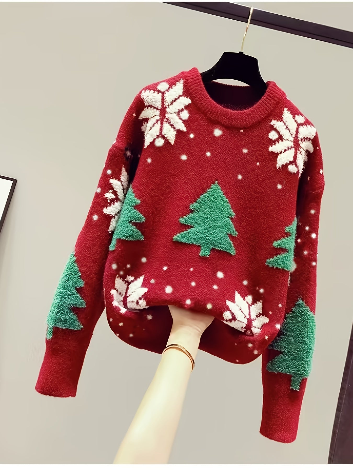 Elegant Christmas Tree Pullover Sweater for Women - 100% Polyester Knit Fabric, Crew Neck, Regular Fit, Festive Pattern, Comfortable for Fall/Winter - Middle East Collection