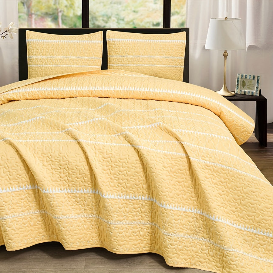 3pc Luxurious Bohemian Quilted Bedspread Set - Soft, Hypoallergenic & Durable, Black & White Geometric Stripes - Cozy Coverlet for Bedrooms & Dorms, Includes 1 Bedspread & 2 Pillowcases