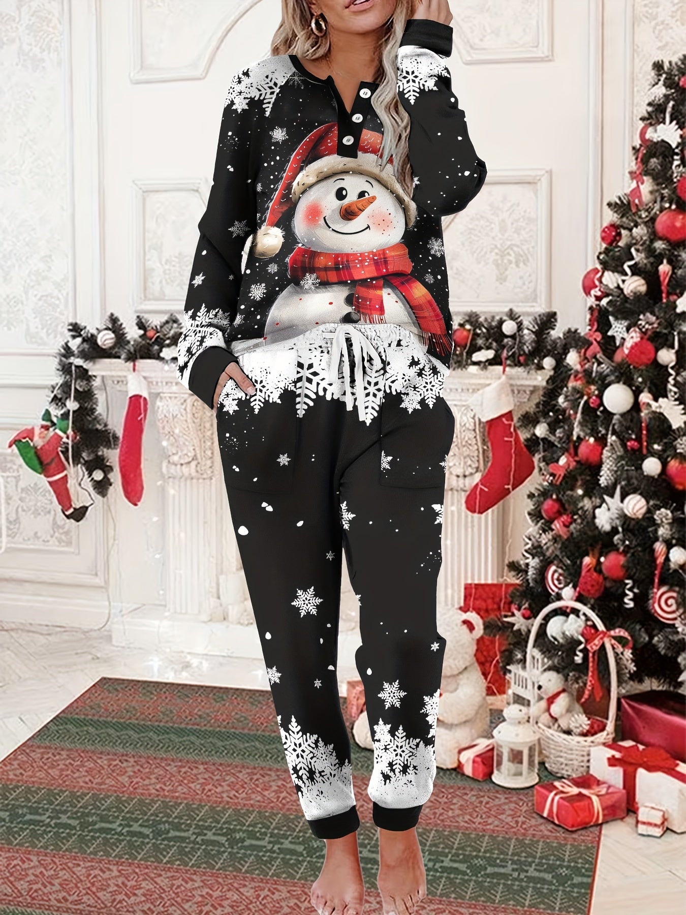 Two-Piece Festive Christmas Print Pantsuit Set - Women's Casual Long Sleeve Pullover Sweatshirt and Cozy Pants Outfit with Elastic Waistband and Soft Fabric for Holiday Party