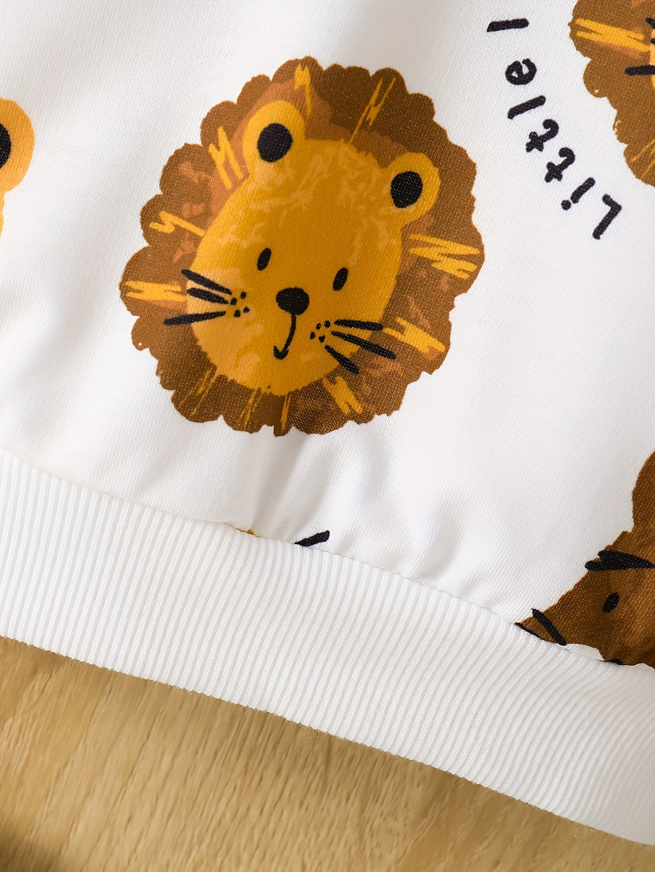 Cozy Cartoon Crew Neck Sweatshirt for Toddler Boys - Soft Long Sleeve Pullover with Adorable Animal Designs, Everyday Wear, Casual Style, and Comfortable Fit