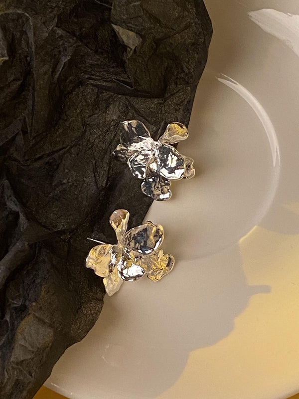 flowersverse Normcore Three-Dimensional Silver Flower Shape Earrings