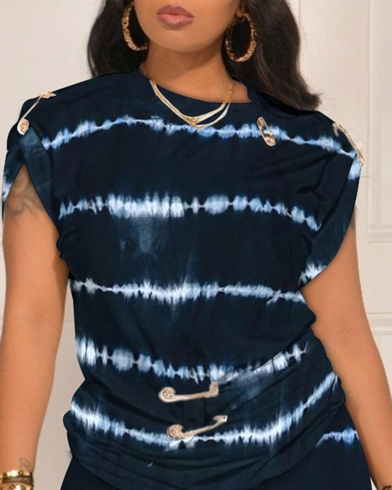 flowersverse Two Piece Sets Womens Outifits Summer Fashion Design Pin Digital Print Round Neck Short Sleeved Top & Casual Skinny Shorts Set